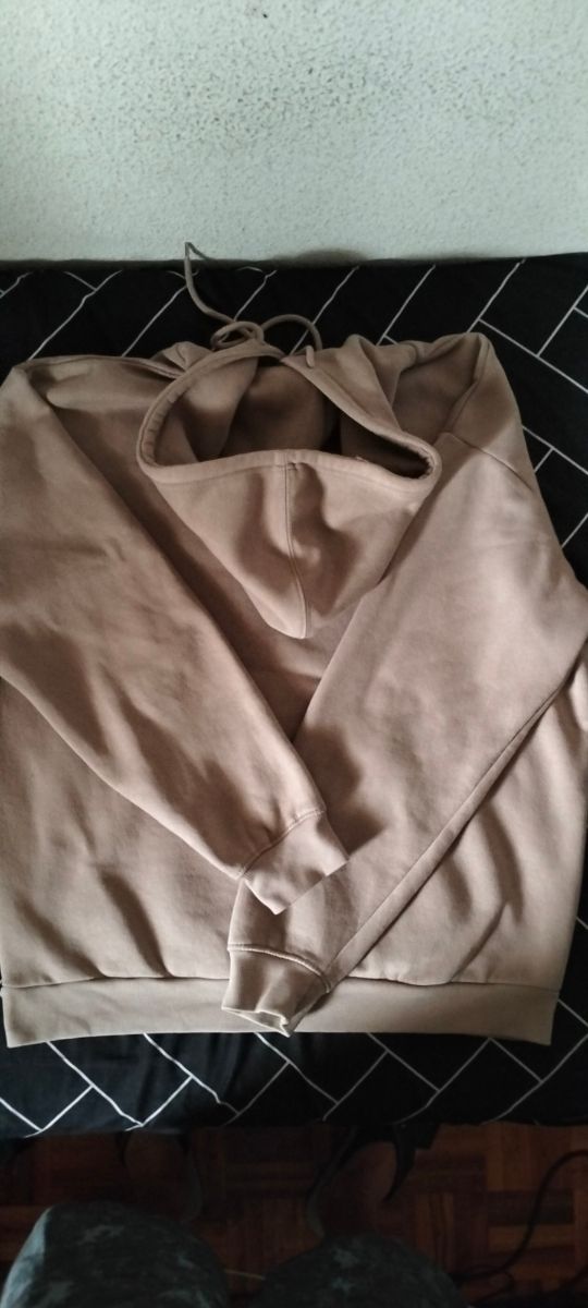 Sudadera capucha beige