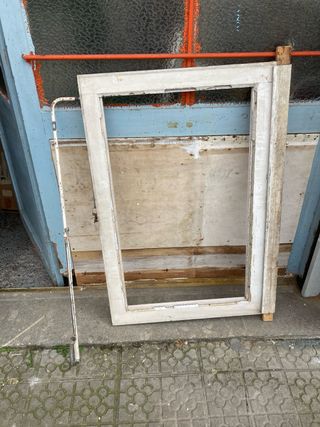 Ventana antigua de madera