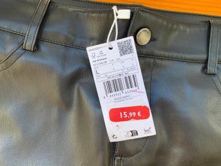 Falda Mango cuero negra L