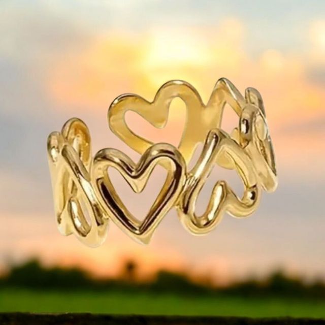 Anillo de corazones dorados | Ajustable