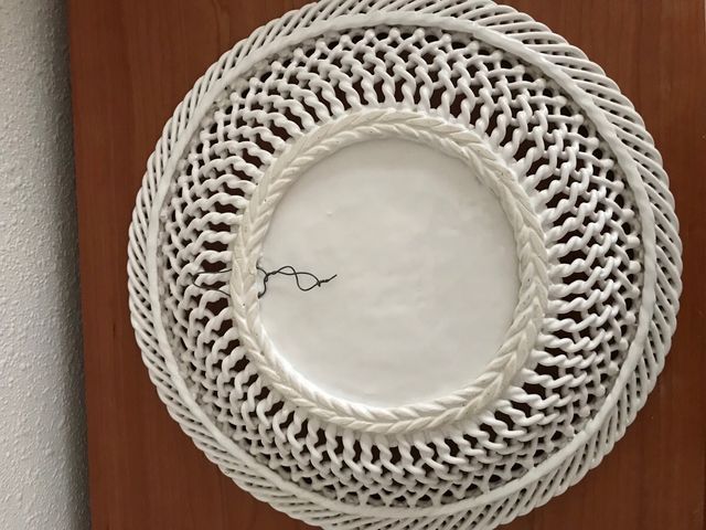 Plato cerámico blanco calado