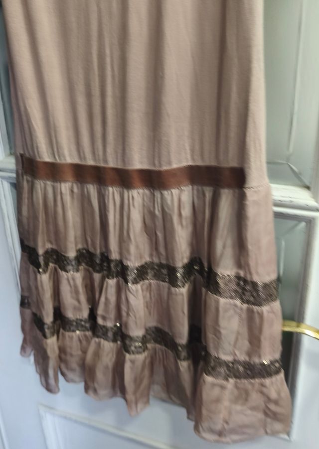 Vestido/cancán rosa palo con lentejuelas.