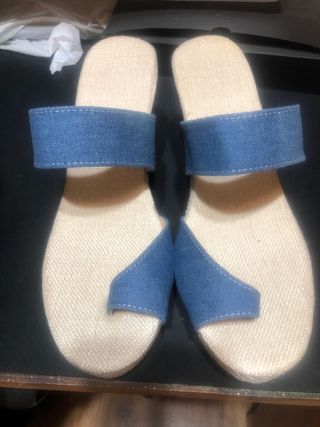 Zapatos cuña verano: beige y azul