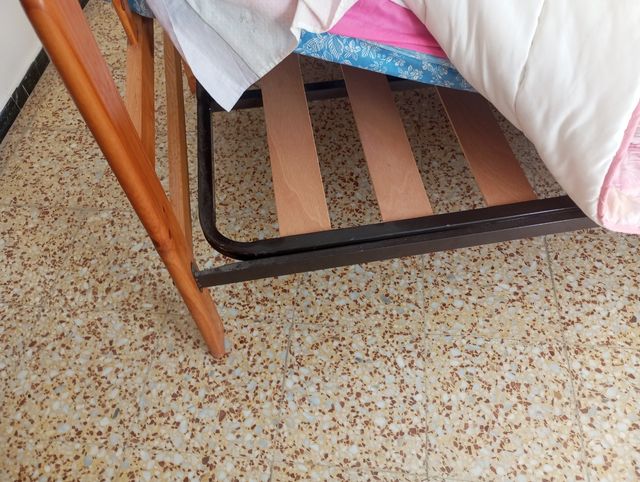 Cama individual de pino 