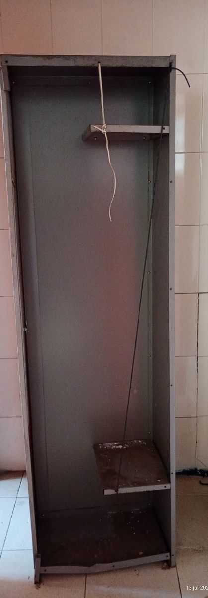 Taquillas metálicas antiguas - 76 & 77