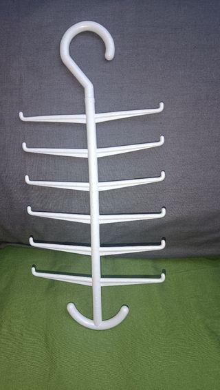 Corbatero 12 ganchos