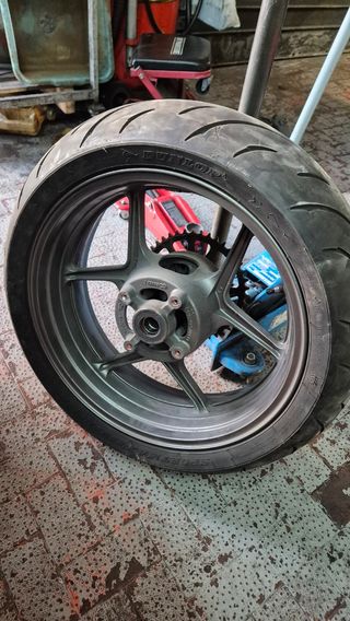 Cerchio post. Kawasaki ER6N