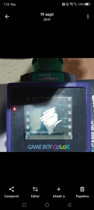 Game Boy Cámara verde con su caja original 
