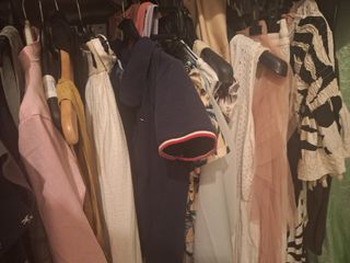 Ropa variada: 200 piezas Mujer y Niño