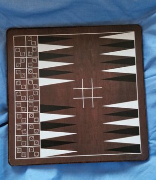 Giochi da tavolo in legno nei 2 lati