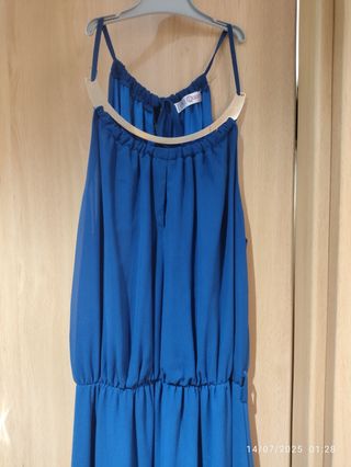 Vestido largo azul eléctrico evento con collar