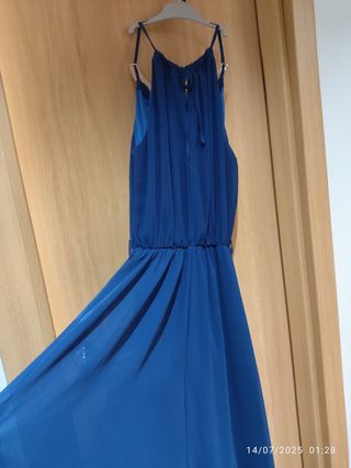 Vestido largo azul eléctrico evento con collar