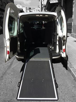 Renault Kangoo silla de ruedas 