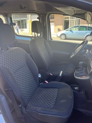 Renault Kangoo silla de ruedas 