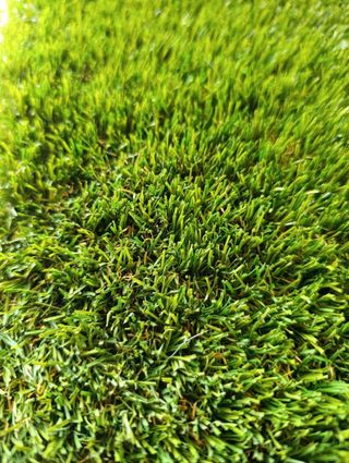 **ROLLO CESPED NUEVO PREMIUM DE 40 MM Y 10 M2**