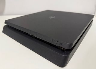 PS4 (PlayStation 4) Slim Negra