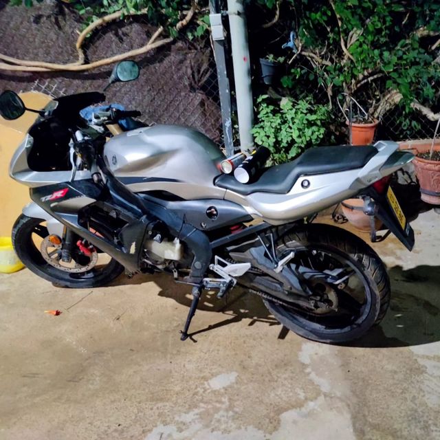 Yamaha TZR - Moto de serie