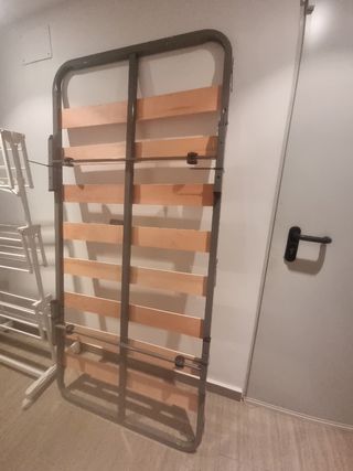 Somier metálico con láminas de madera