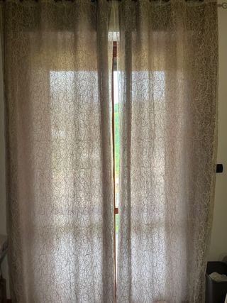 Tende beige in tessuto