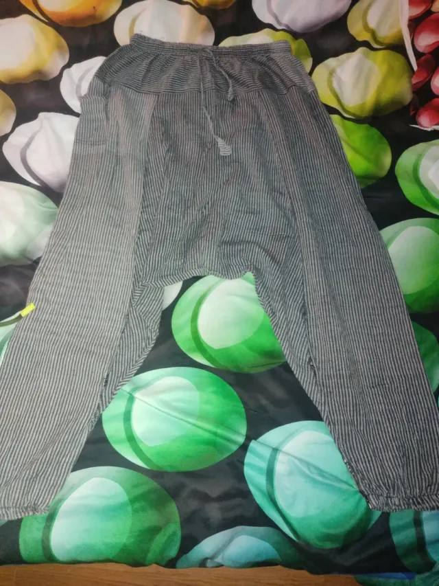 Lote 2 joggers 1 hippie talla XL 44/46 1 corto L