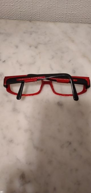 Gafas Carolina Herrera rojas y negras