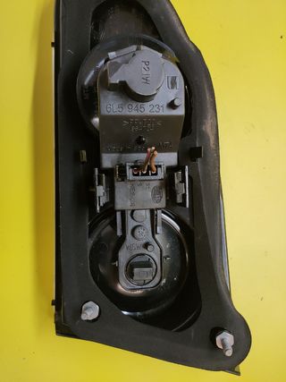 PILOTO TRASERO IZQUIERDO SEAT CORDOBA 6L PORTON