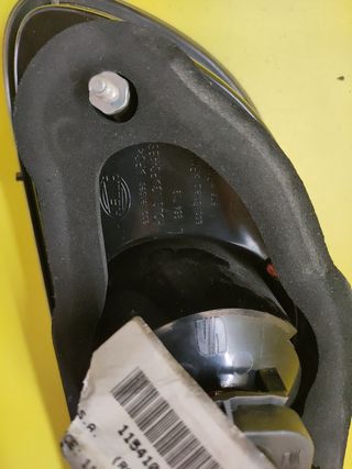 PILOTO TRASERO IZQUIERDO SEAT CORDOBA 6L PORTON