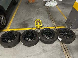 4 Llantas 17" con neumáticos
Tornilleria 5x112 .