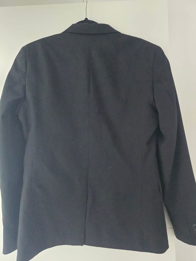 Traje Kiabi chaqueta (t.48) y pantalón(t. 40)