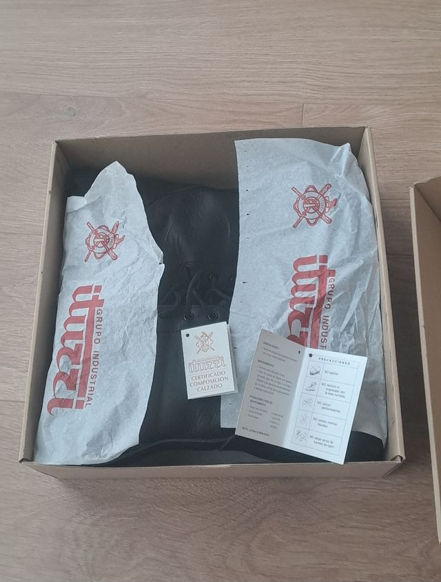 Botas militares ITURRI negras. N° 45.