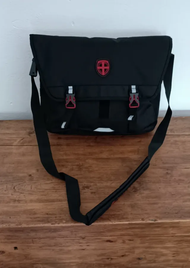 Crumpler Borsa Messenger - nera