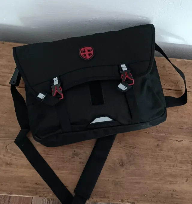 Crumpler Borsa Messenger - nera