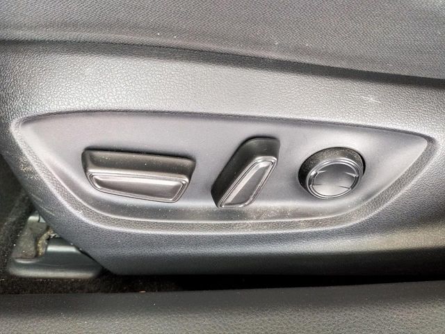 TOYOTA CAMRY 220H ADVANCE