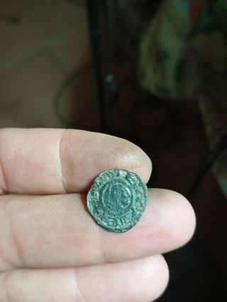 Moneda medieval antigua