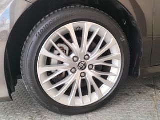TOYOTA CAMRY 220H ADVANCE