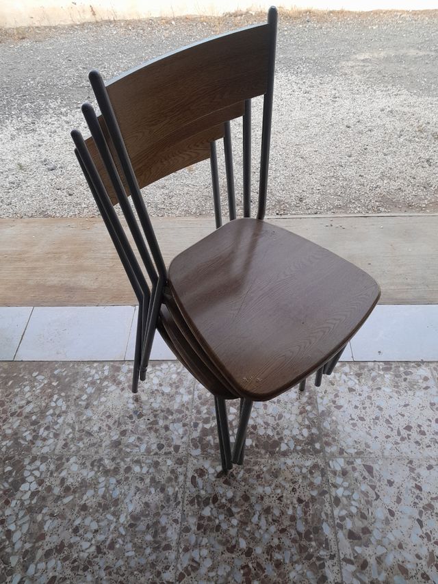 4 Sillas  metal y madera