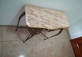 Mesa de bronce y mármol + espejo de bronce 