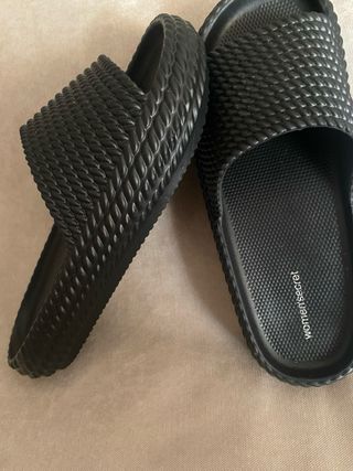 Chanclas negras Women Secret