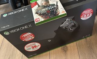 Xbox One X da 1 TB + Witcher 3