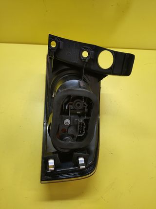 PILOTO TRASERO IZQUIERDO SEAT IBIZA III 6L EXT