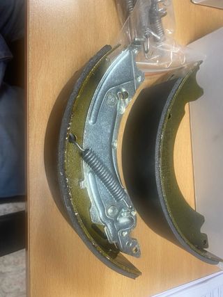 Zapatas Remolque Knott 200x50 UT001889