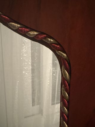 Vitrina antigua de madera y cristal