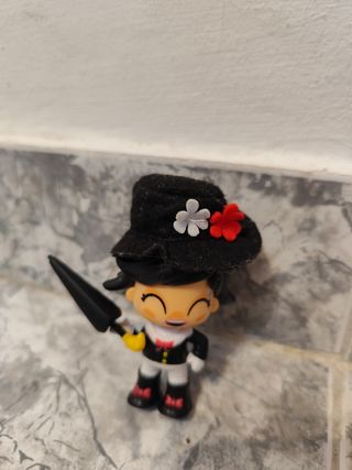 Pinypon Mery Poping: Muñeca con paraguas
