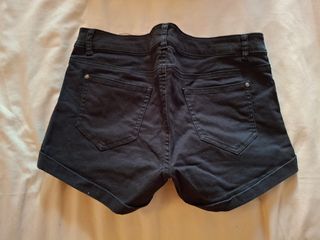 Shorts neri aderenti