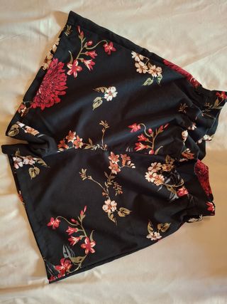 Shorts floreali neri