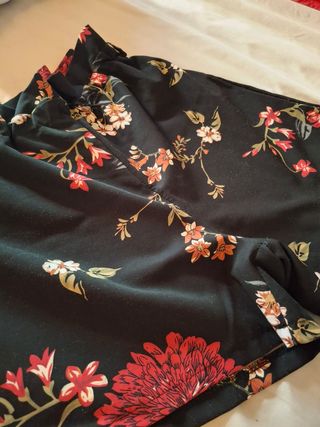 Shorts floreali neri