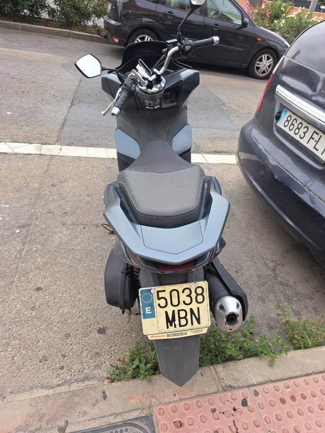 Honda PCX 125 - Scooter