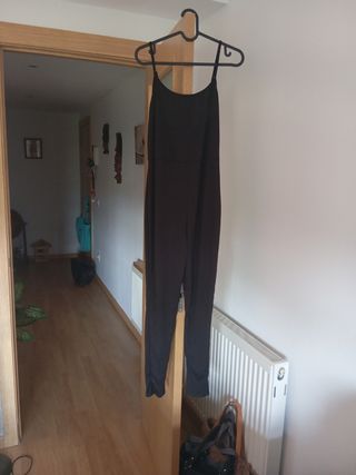 Mono negro largo fresquito.