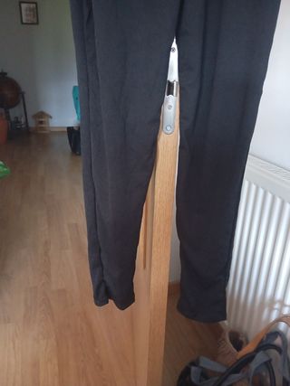 Mono negro largo fresquito.