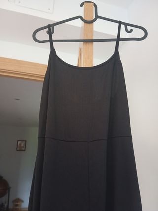 Mono negro largo fresquito.